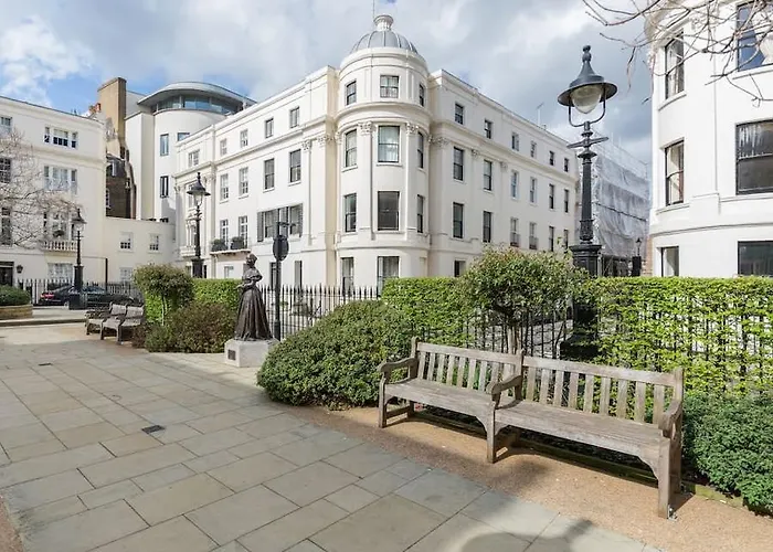 Victoria Square Apartment